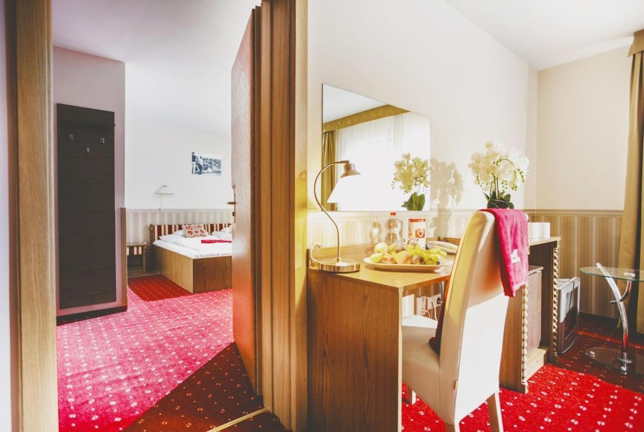 Hotel Piroska Bük エクステリア 写真
