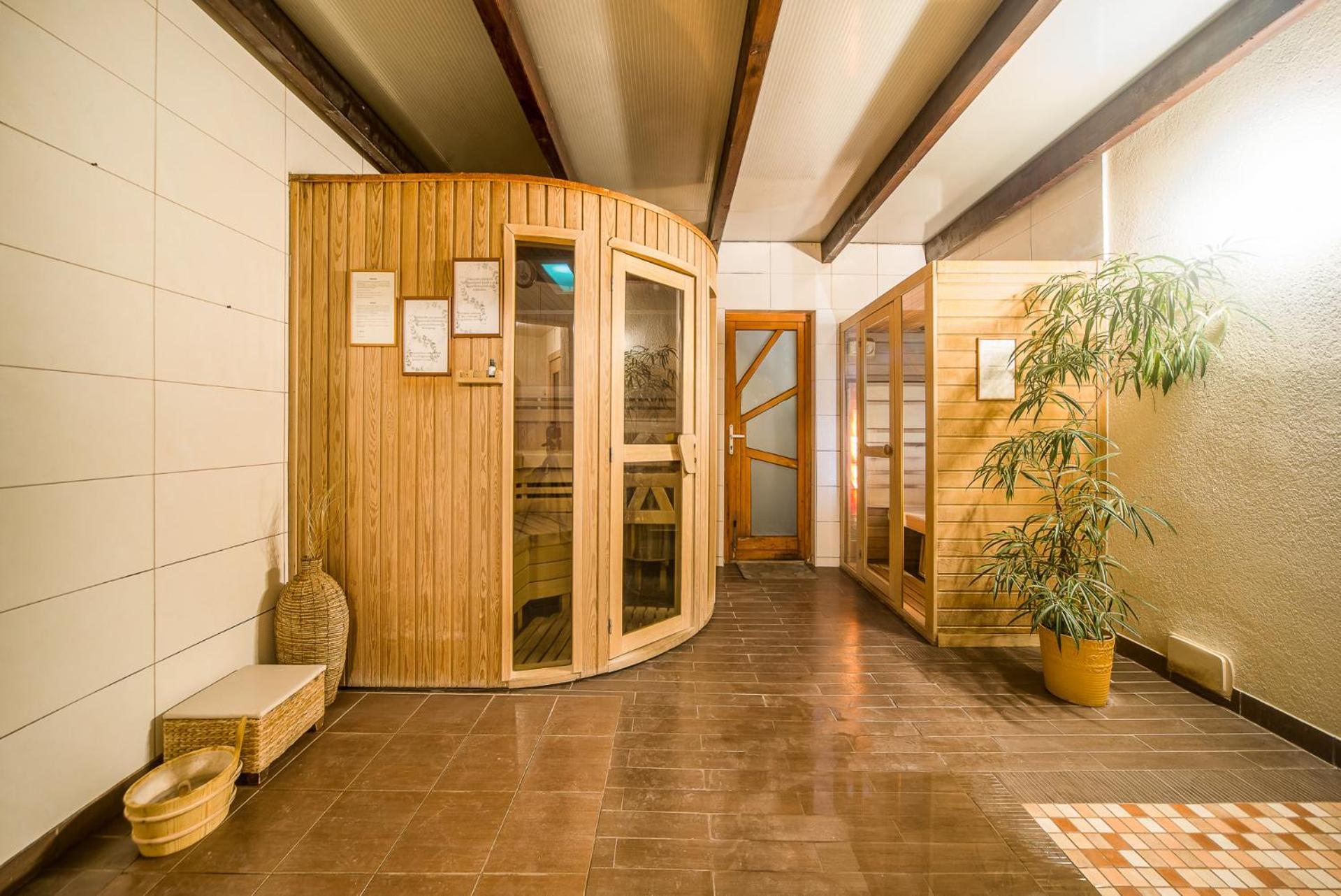 Hotel Piroska Bük エクステリア 写真