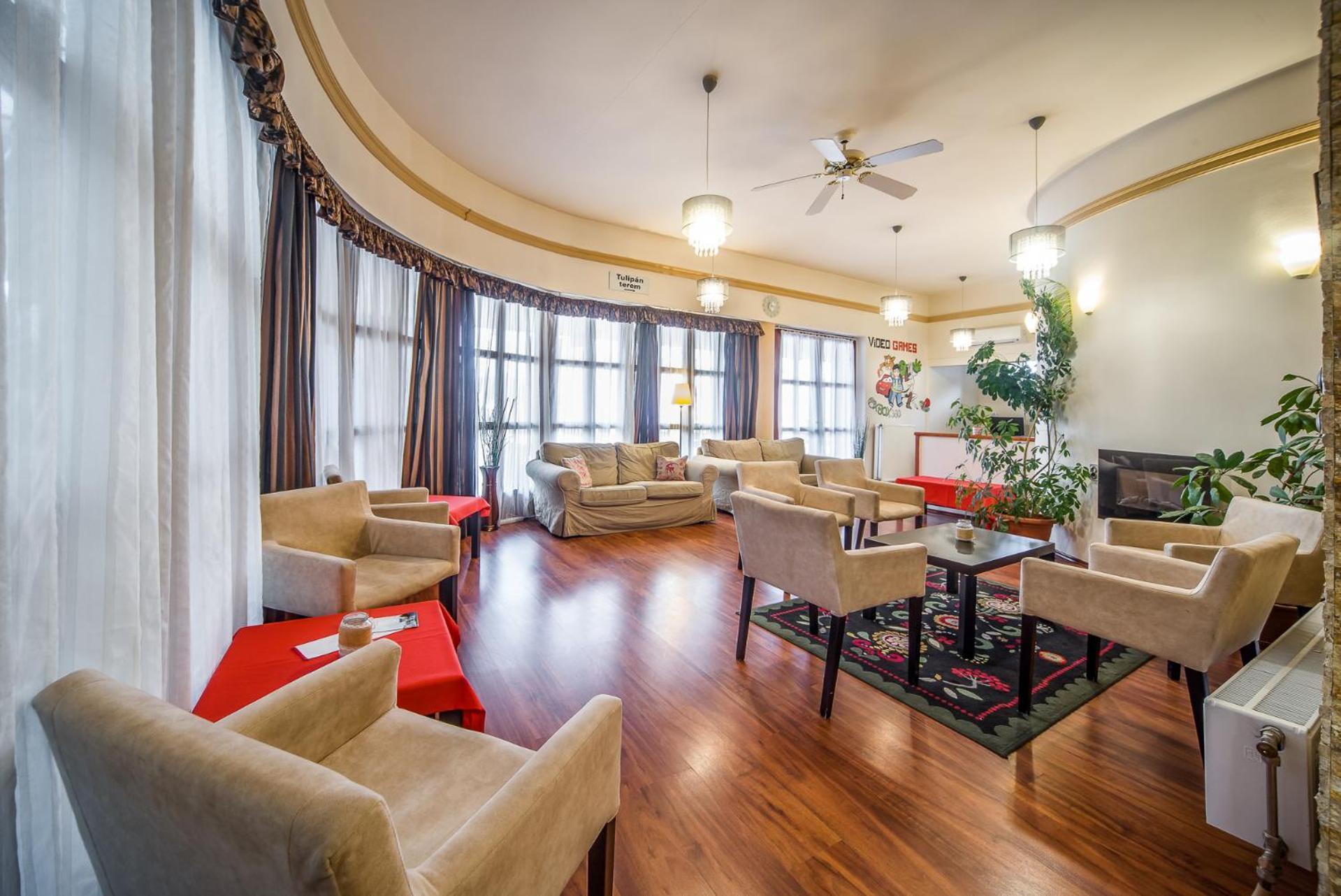 Hotel Piroska Bük エクステリア 写真