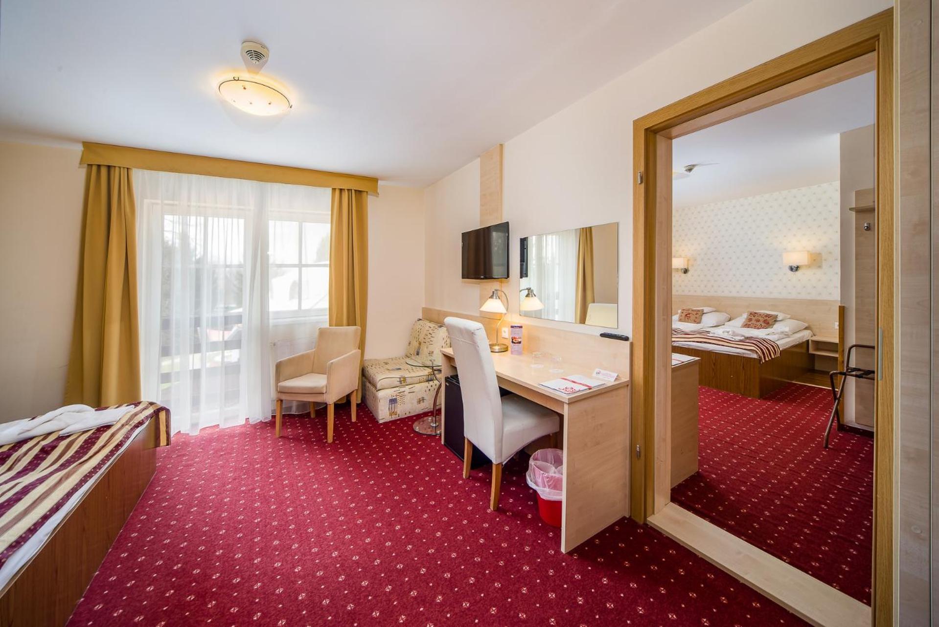 Hotel Piroska Bük エクステリア 写真