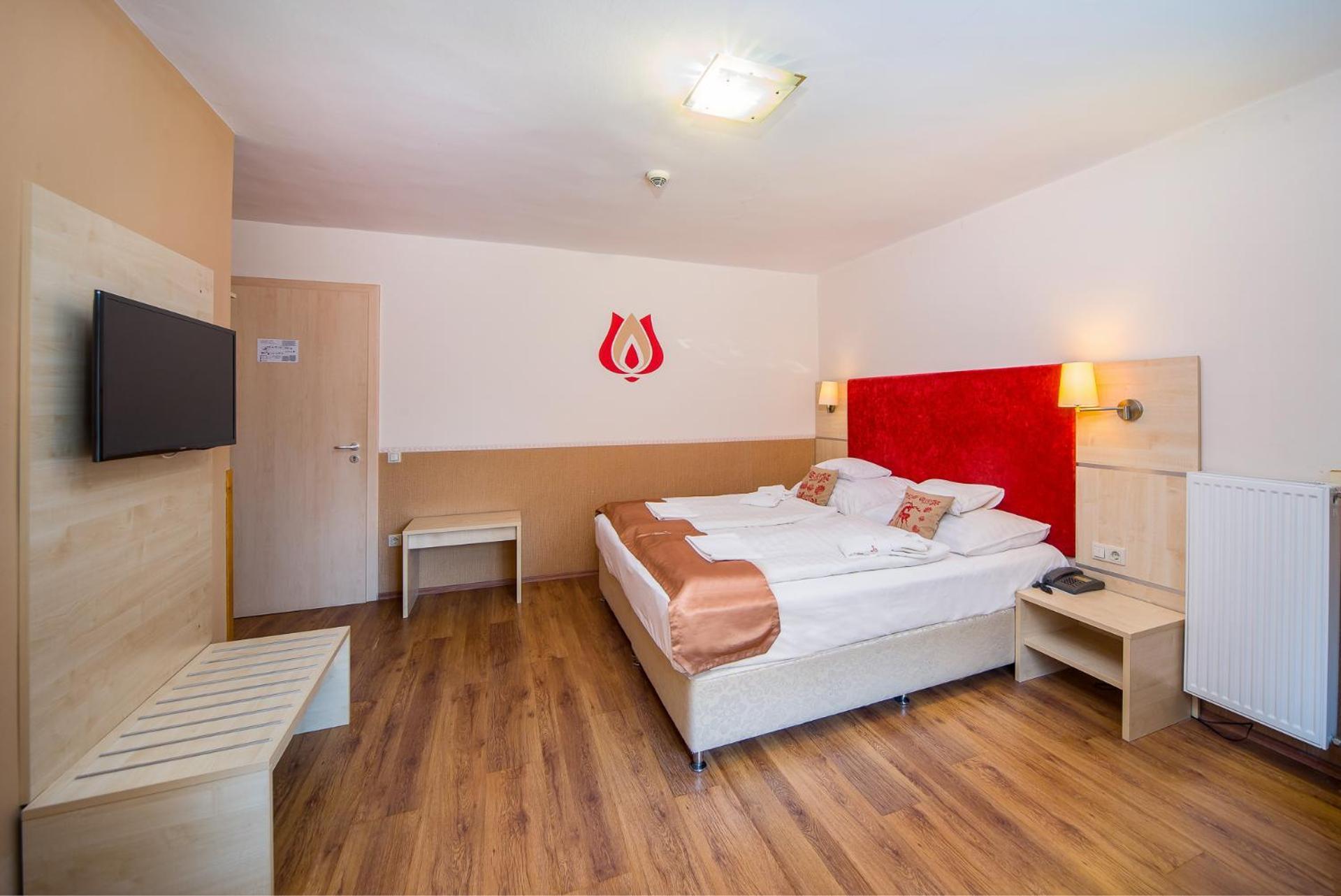 Hotel Piroska Bük エクステリア 写真