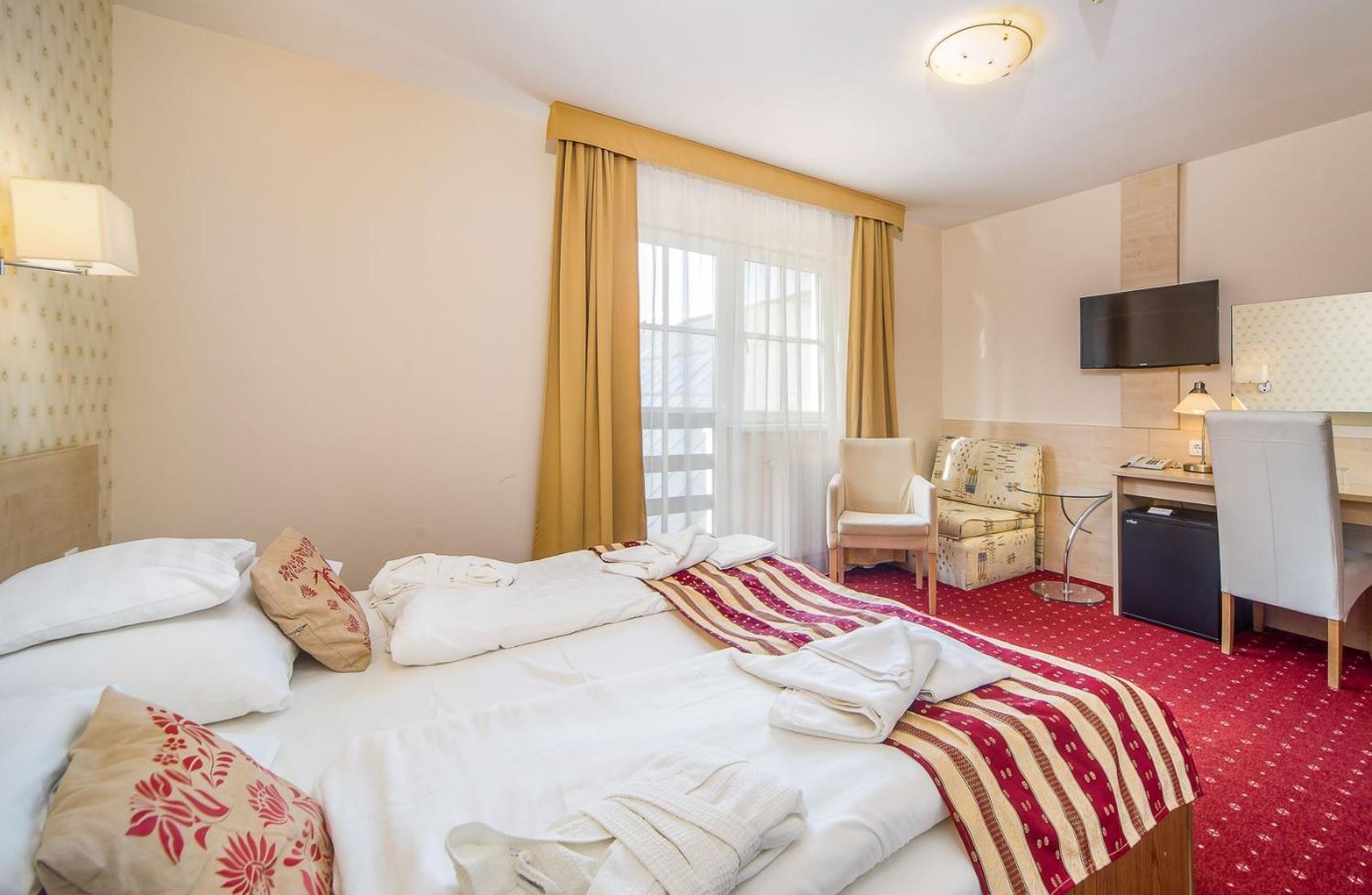 Hotel Piroska Bük エクステリア 写真